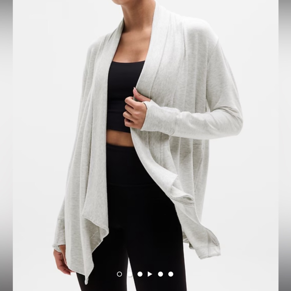 Athleta Pranayama Wrap in gray